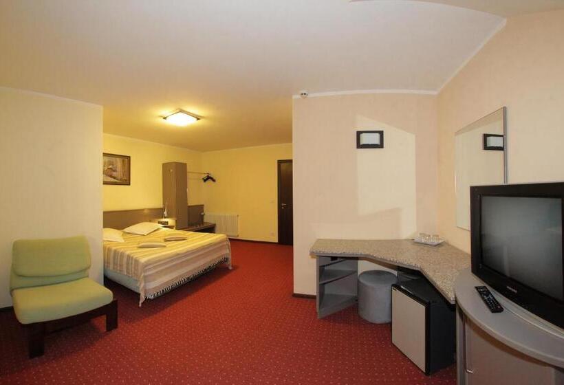 スタンダードトリプルルーム, Victoria