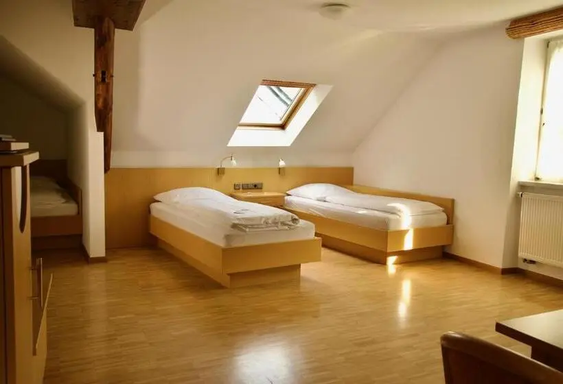 スタンダードトリプルルーム, Warsberger Weinhof   Hotel & Weinwirtschaft