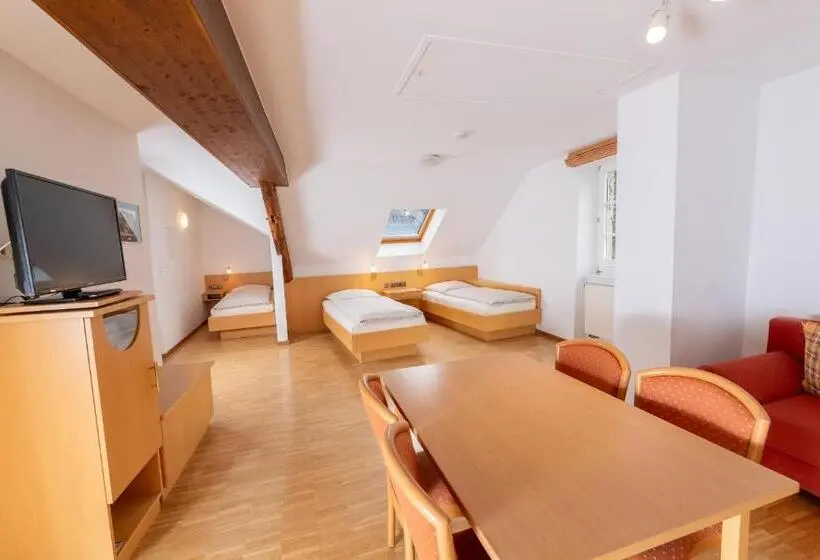 スタンダードトリプルルーム, Warsberger Weinhof   Hotel & Weinwirtschaft