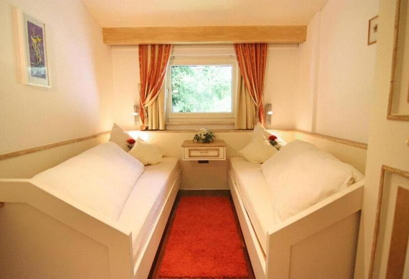 דירת חדר, Aparthotel Krösbacher