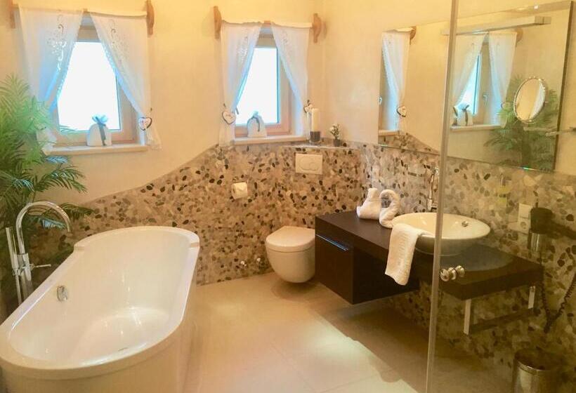 Апартаменты 1 Спальня с Видом, Aparthotel Krösbacher