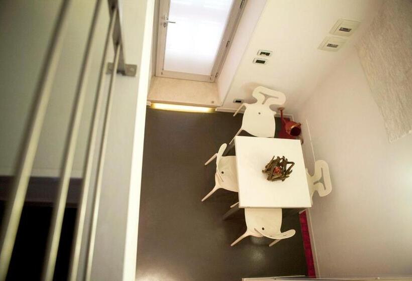 استودیو استاندارد با تخت کینگ, Vingt Sept