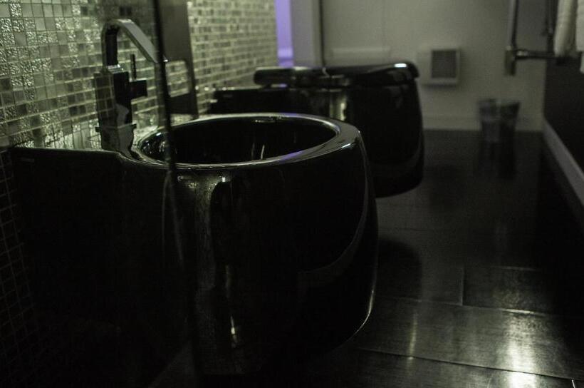 اتاق عادی, Vingt Sept