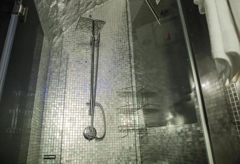 اتاق عادی, Vingt Sept