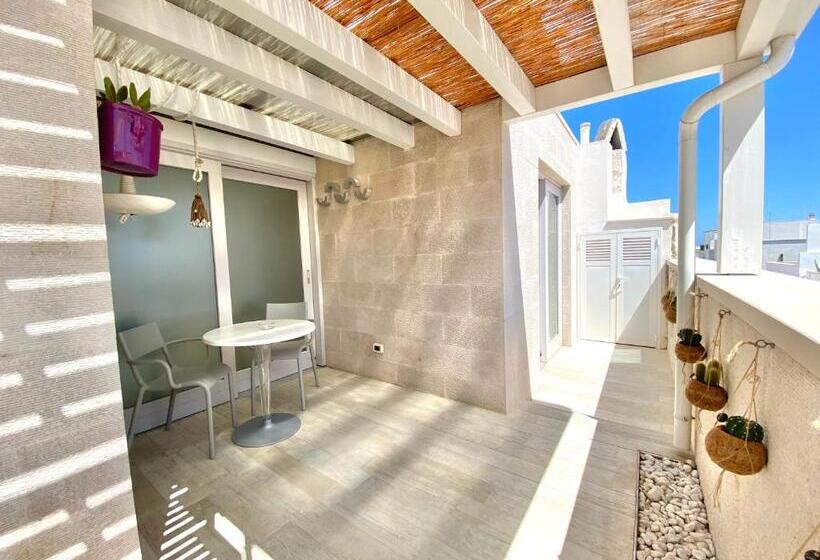 اتاق استاندارد با تراس, Vingt Sept