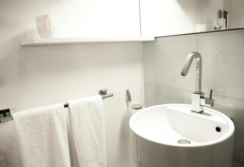 اتاق استاندارد با تراس, Vingt Sept