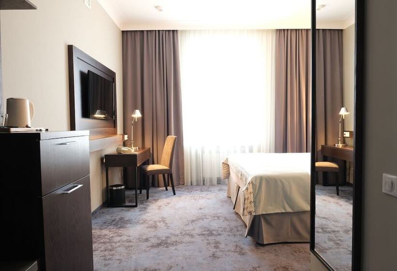 חדר סטנדרט, Ostrovskiy