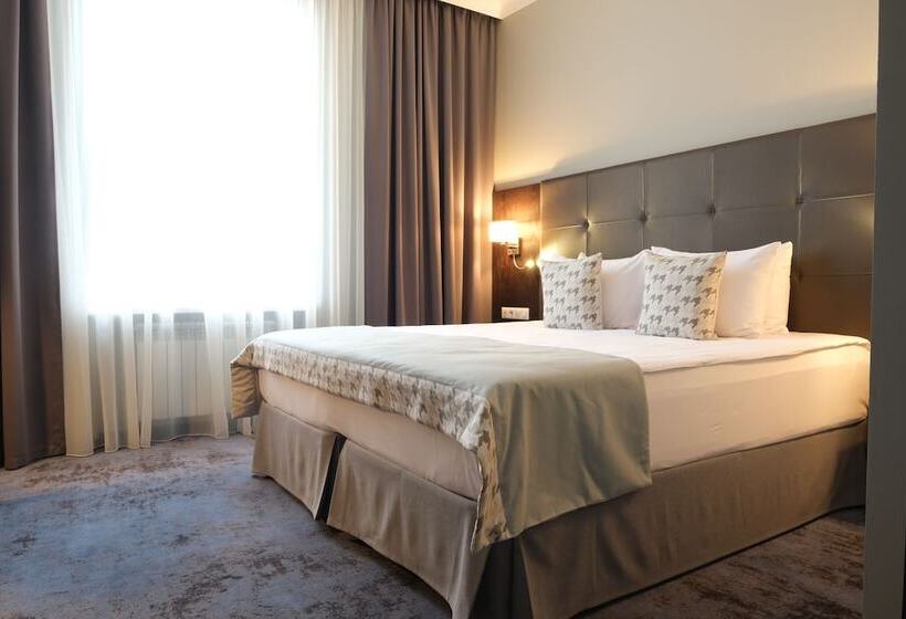 חדר סטנדרט, Ostrovskiy