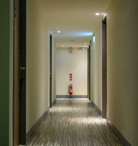 اتاق استاندارد چهار تخته, P Inn