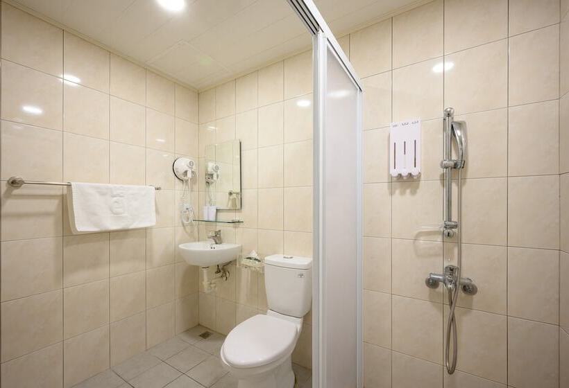 اتاق استاندارد سه نفره, P Inn