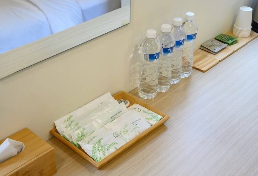 اتاق استاندارد چهار تخته, P Inn
