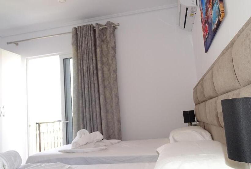 Номер Стандарт, Piazza