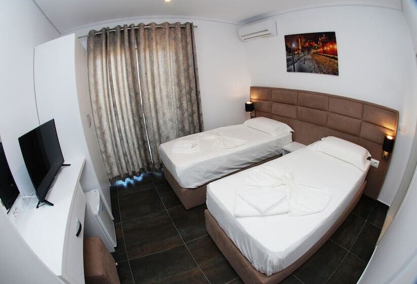 Номер Стандарт, Piazza