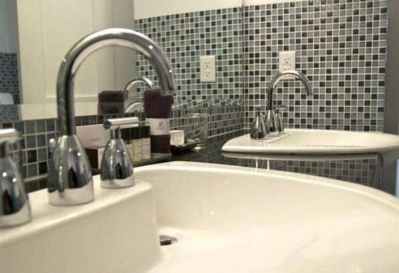 带阳台套房, Relais Chateaux Camden Harbour Inn