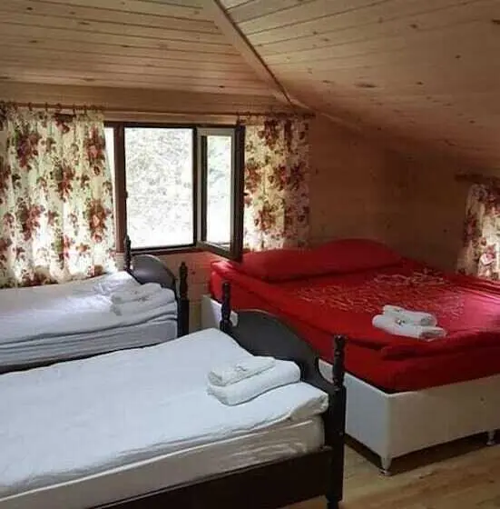 スタンダード4人部屋, Mjora Butik Otel