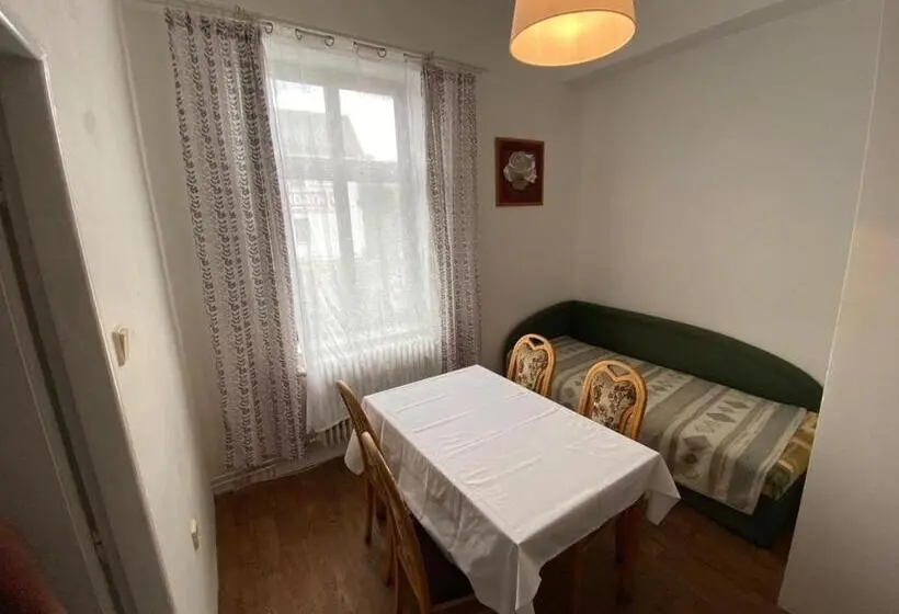 スタンダードトリプルルーム, Restaurace A Penzion Klatovský Dvůr