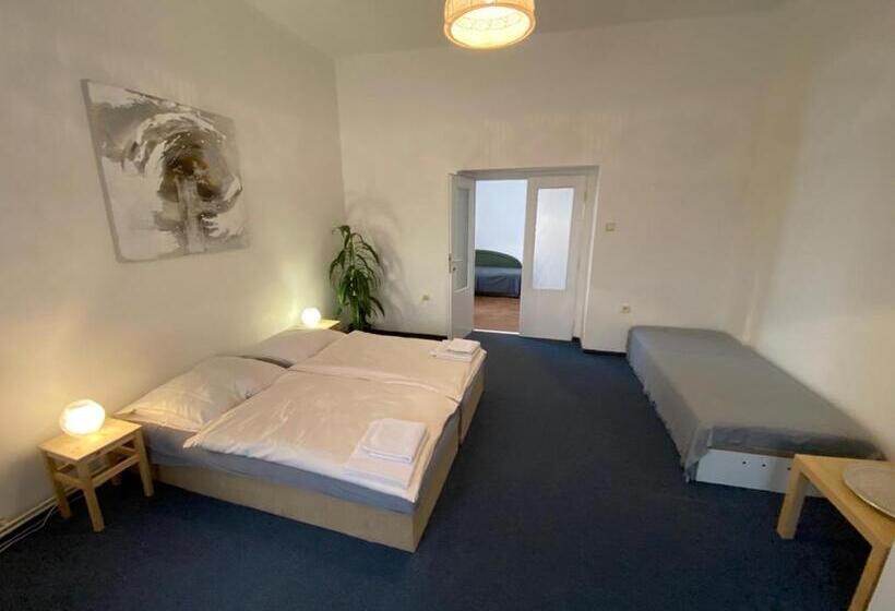 Номер Стандарт Трехместный, Restaurace A Penzion Klatovský Dvůr