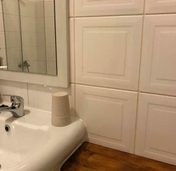 اتاق لوکس, Blue Eagle Guesthouse