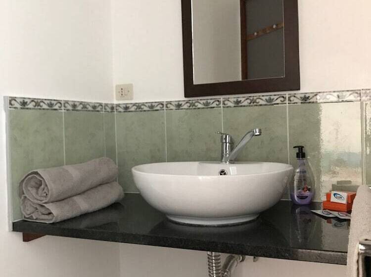 اتاق لوکس, Blue Eagle Guesthouse