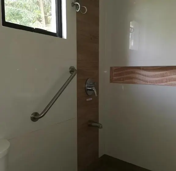 デラックスルーム, Layang Layang Home