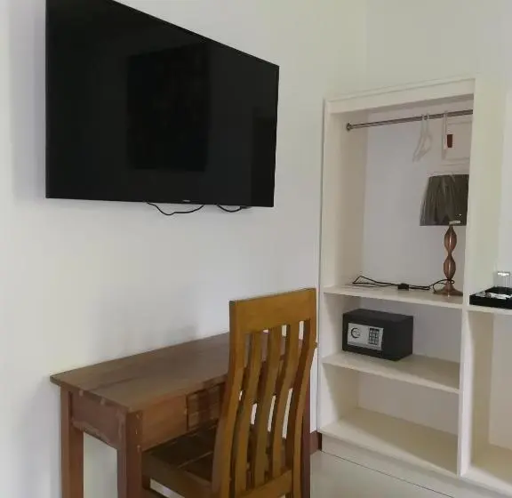 デラックスルーム, Layang Layang Home