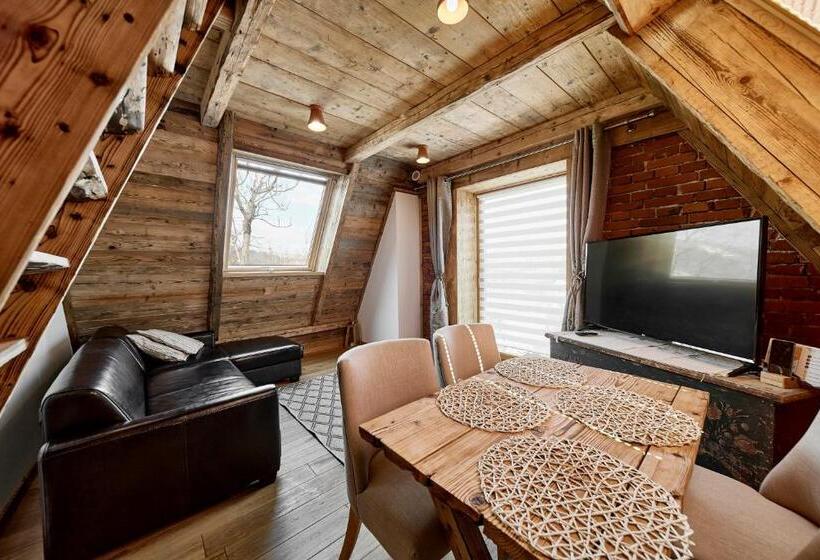 Standard Neljän Hengen Huone, Hel