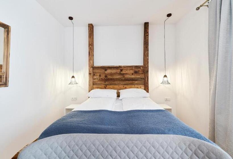 Standard-studio, Hel