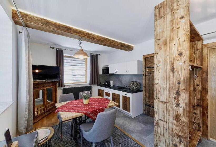 Standard-studio, Hel