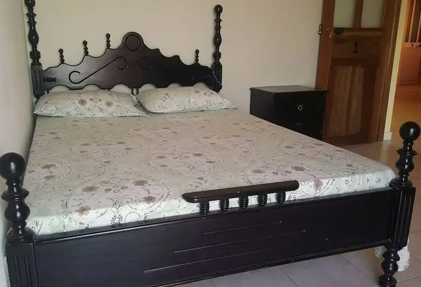 آپارتمان عادی 1 خوابه, Casa Tchichi