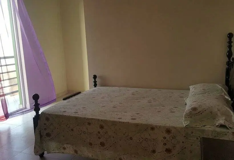 آپارتمان عادی 1 خوابه, Casa Tchichi