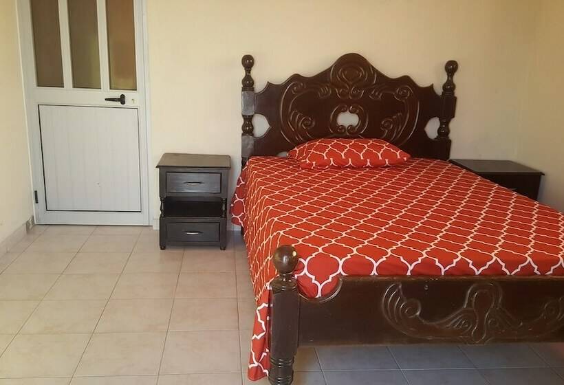 آپارتمان عادی 1 خوابه, Casa Tchichi