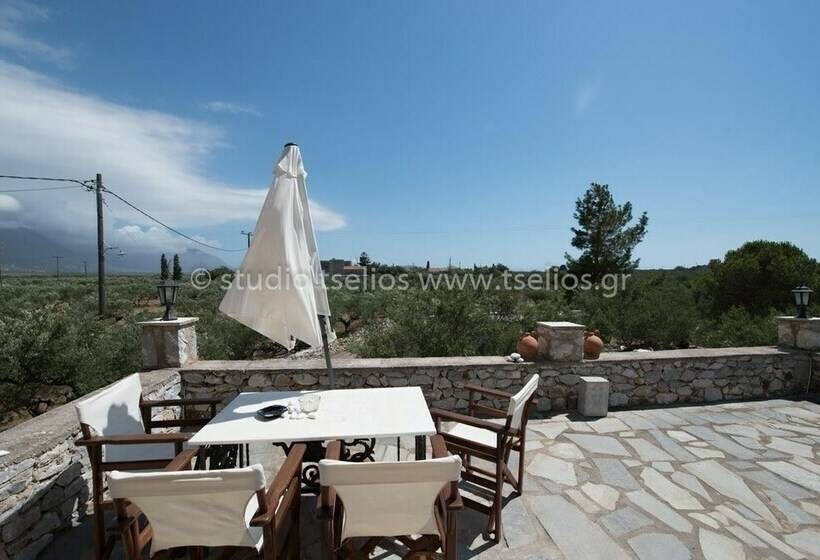 דירה קלאסית חדר שינה אחד, Charouda Stone Tower