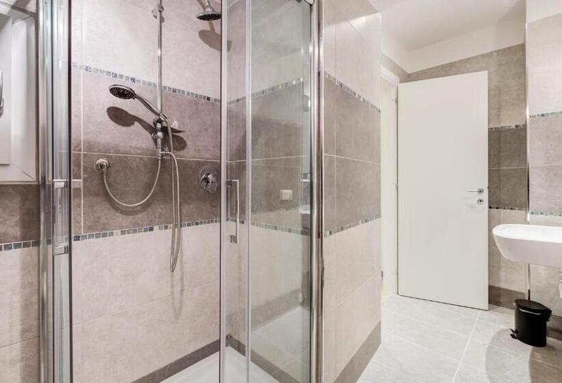 חדר סטנדרט לשלושה, Vaticano 38 Suites