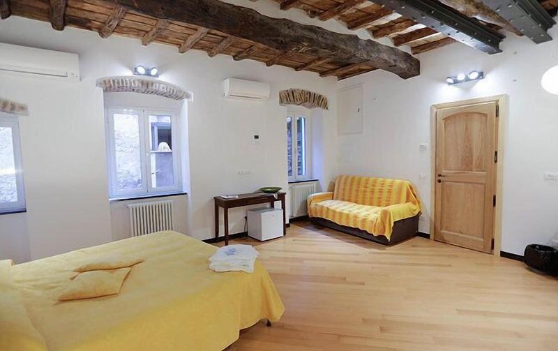 اتاق اکونومی, Scorci Di Mare