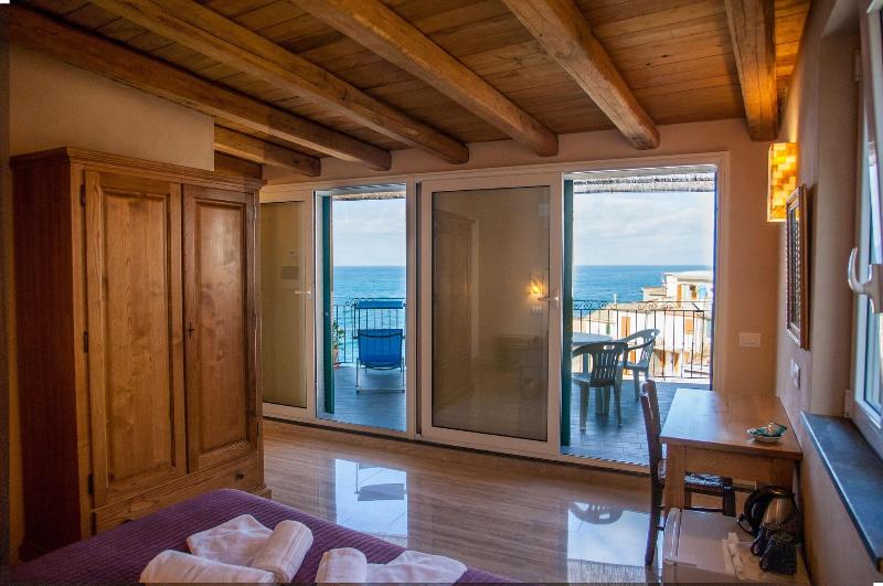 اتاق سوپریور با چشمانداز دریا, Scorci Di Mare
