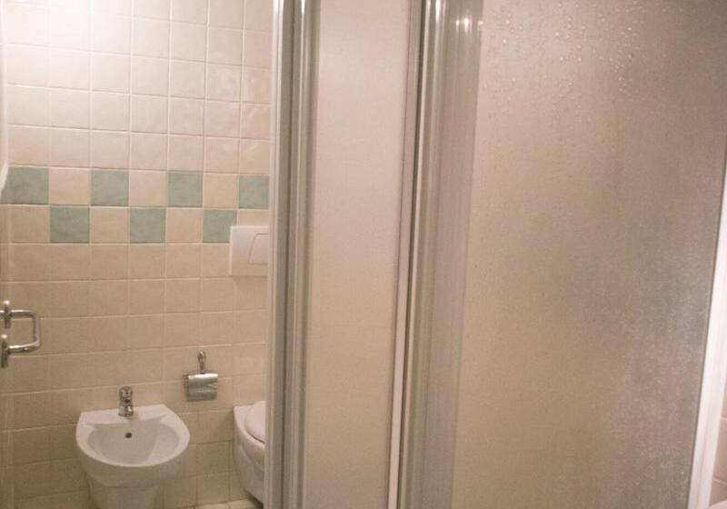 اتاق راحتی با چشمانداز دریا, Scorci Di Mare