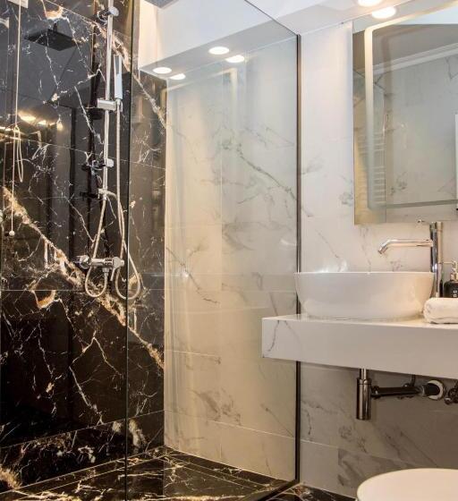 اتاق استاندارد, Arxontiko