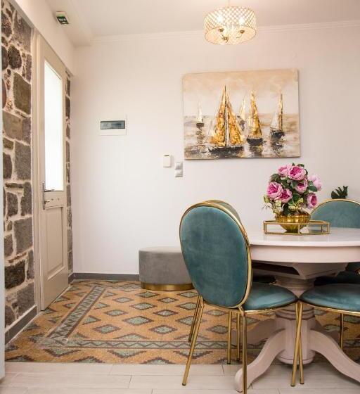 مجموعه ویستا شهر, Arxontiko