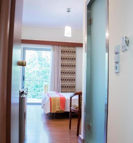 חדר סטנדרט, Ena