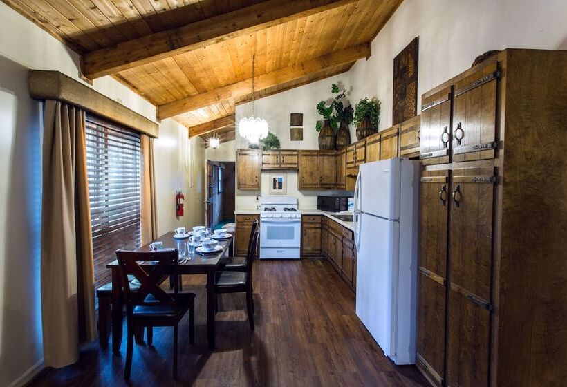 Хижина Deluxe, Forrest Hills Mountain Resort