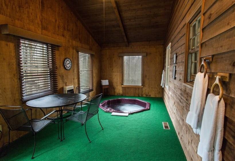 Хижина Deluxe, Forrest Hills Mountain Resort