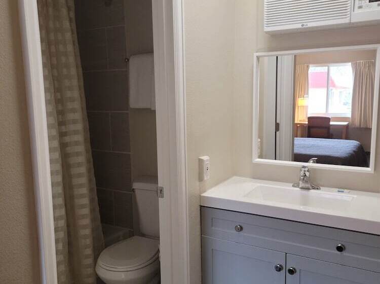 חדר דחוקס עם מיטת קינג, Garden Of The Gods Motel