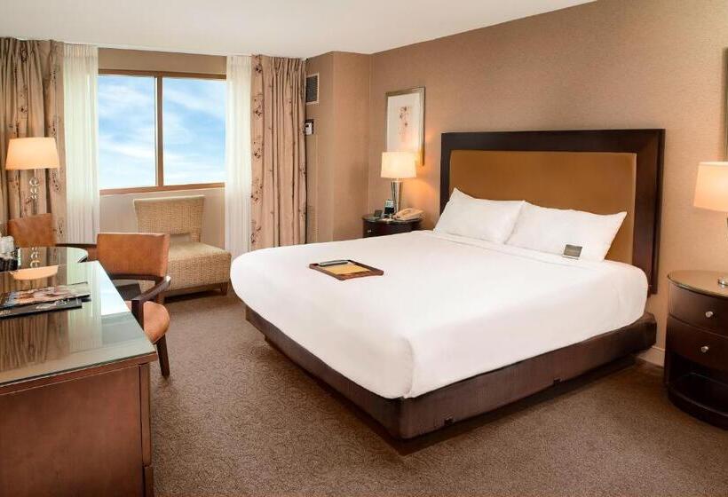 Номер Deluxe Кровать Кинг, Gold Strike Casino Resort
