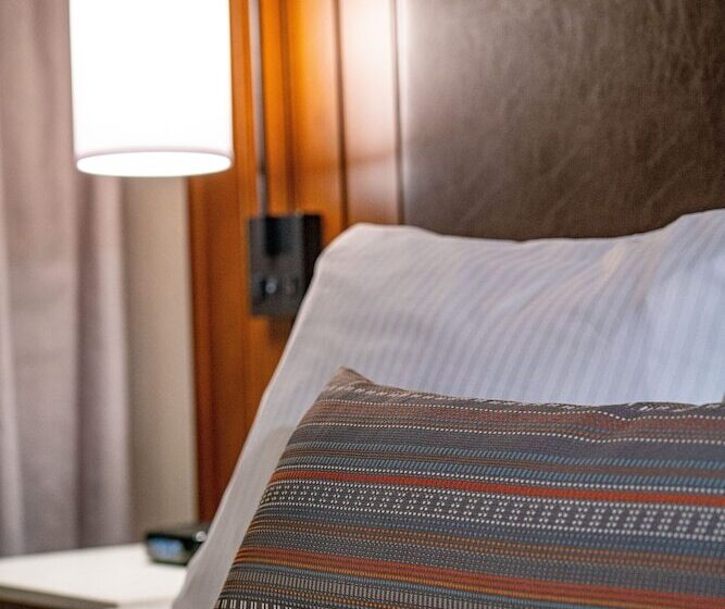 חדר סטנדרט עם מיטת קינג, Grand Traverse Resort And Spa