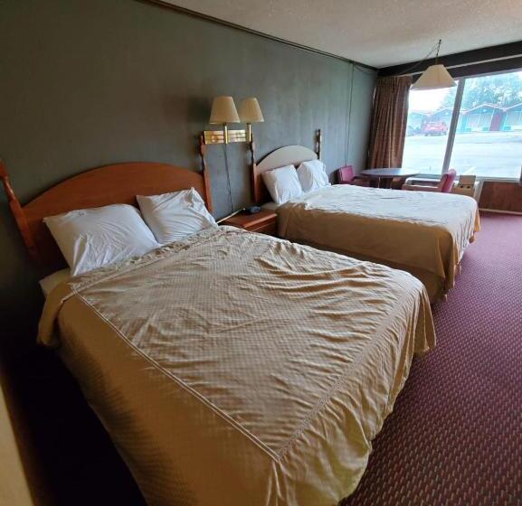 ２ダブルベッドのスタンダードルーム, Gray Plaza Motel West Frankfort