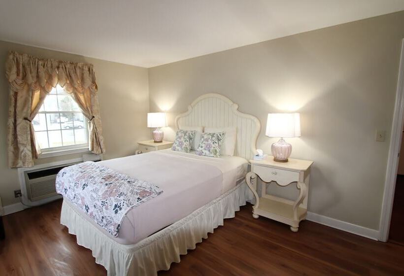 스위트, Colonial Inn Seekonk