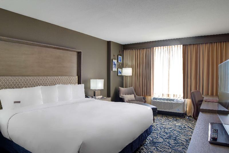 带大床的标准间, Doubletree By Hilton Harrisonburg