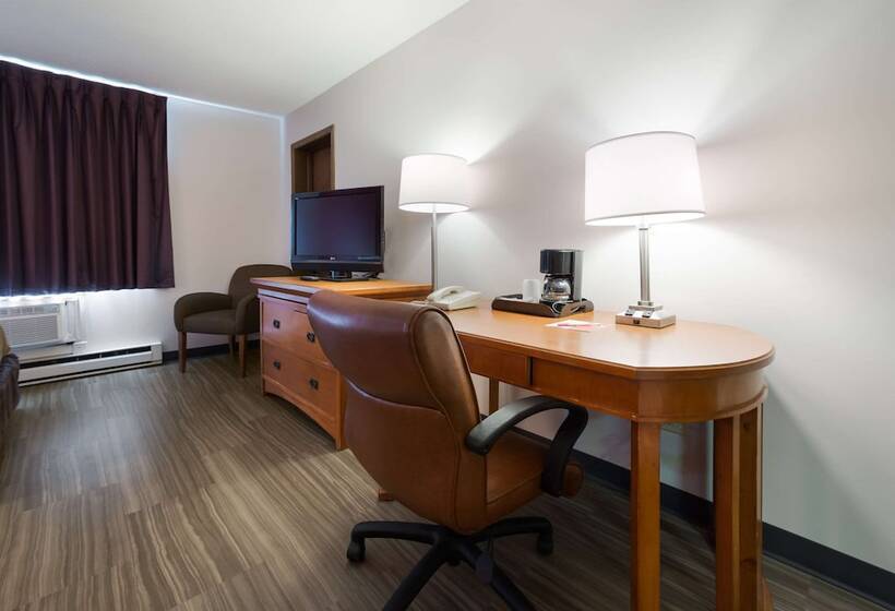 غرفه قياسيه سريرين مزدوجين, Econo Lodge Inn & Suites