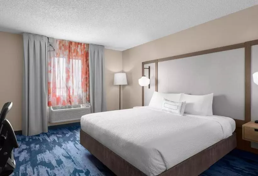 キングサイズベッドのスタンダードルーム, Fairfield Inn Kennewick
