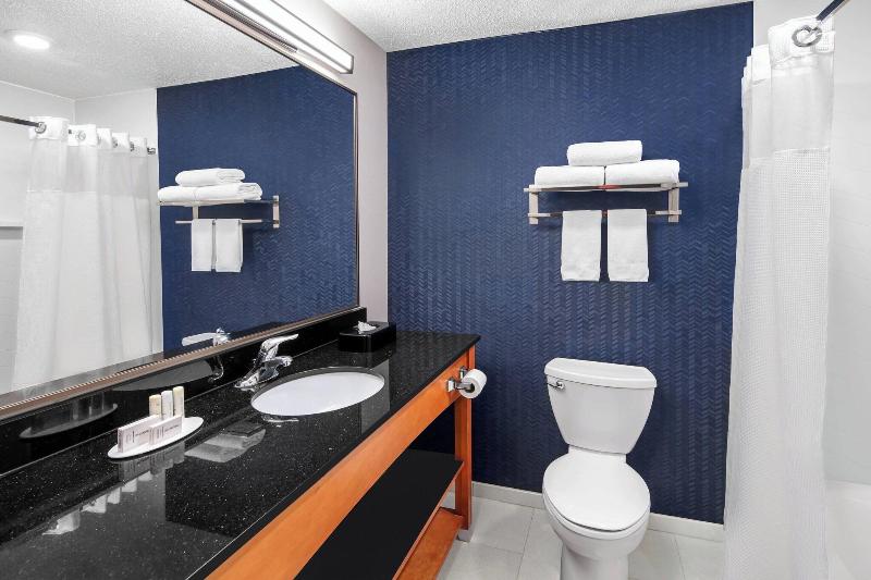 스위트 킹사이즈 침대, Fairfield Inn & Suites Denver Airport